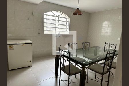 Casa à venda com 4 quartos, 250m² em Vila Guarani, São Paulo