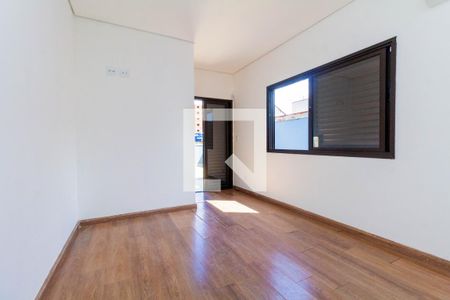 Quarto suíte 1 de casa para alugar com 4 quartos, 165m² em Chácara Seis de Outubro, São Paulo