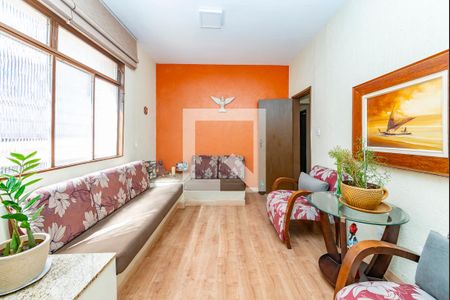 Sala 1 de casa para alugar com 3 quartos, 154m² em Carlos Prates, Belo Horizonte