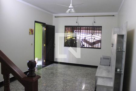 Sala de casa para alugar com 3 quartos, 225m² em Vila Galvão, Guarulhos