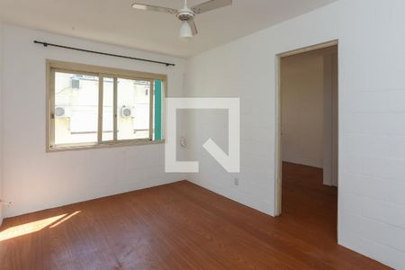 Sala de apartamento para alugar com 1 quarto, 55m² em Rubem Berta, Porto Alegre