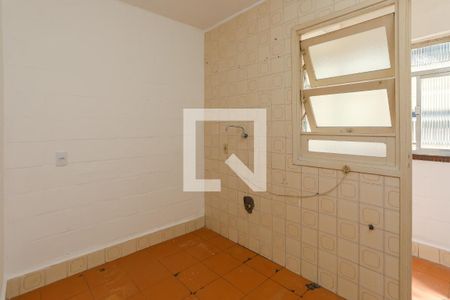 Cozinha de apartamento para alugar com 1 quarto, 55m² em Rubem Berta, Porto Alegre