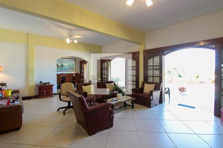 Sala de casa de condomínio para alugar com 4 quartos, 657m² em Barra da Tijuca, Rio de Janeiro