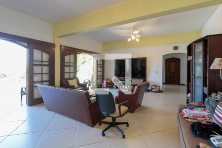 Sala de casa de condomínio para alugar com 4 quartos, 657m² em Barra da Tijuca, Rio de Janeiro