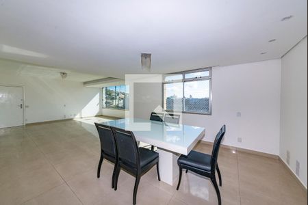 Sala 1 de apartamento para alugar com 3 quartos, 150m² em Barreiro, Belo Horizonte