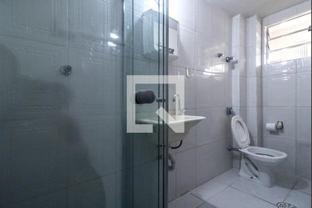 Banheiro de apartamento para alugar com 1 quarto, 28m² em Liberdade, São Paulo