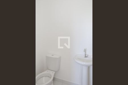 Banheiro da Suíte de apartamento à venda com 1 quarto, 27m² em Parque Industrial Tomas Edson, São Paulo