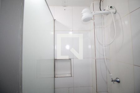 Banheiro de kitnet/studio para alugar com 1 quarto, 50m² em Tororo, Salvador