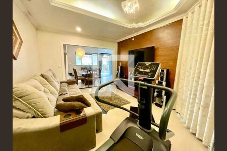 Casa à venda com 3 quartos, 220m² em Nacional, Contagem