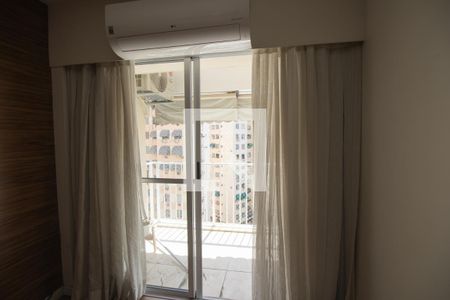 Sala de apartamento para alugar com 3 quartos, 76m² em Alcantara, São Gonçalo