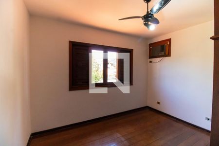 Quarto 1 de casa para alugar com 5 quartos, 310m² em Piratininga, Niterói