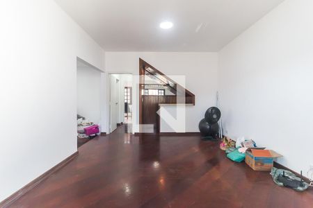 Sala de casa para alugar com 6 quartos, 280m² em Alto Ipiranga, Mogi das Cruzes