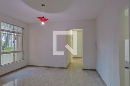 Sala de apartamento para alugar com 3 quartos, 70m² em Padre Eustáquio, Belo Horizonte