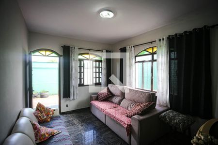 Sala de casa à venda com 4 quartos, 243m² em Vila Ermelinda, Belo Horizonte