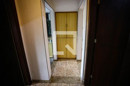 Corredor de casa à venda com 4 quartos, 243m² em Vila Ermelinda, Belo Horizonte