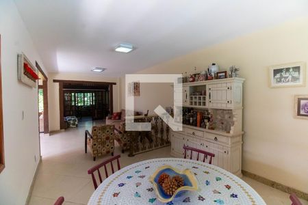 Sala de casa de condomínio à venda com 4 quartos, 310m² em Vila Progresso, Niterói