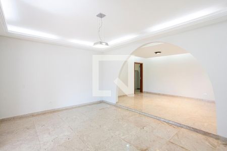 Sala 1 de casa para alugar com 3 quartos, 340m² em Cidade Jardim, Uberlândia