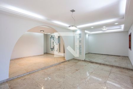 Sala 1 de casa para alugar com 3 quartos, 340m² em Cidade Jardim, Uberlândia