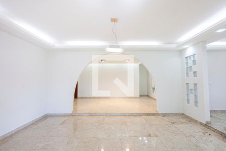 Sala 1 de casa para alugar com 3 quartos, 340m² em Cidade Jardim, Uberlândia