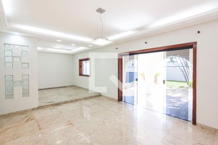 Sala 1 de casa para alugar com 3 quartos, 340m² em Cidade Jardim, Uberlândia