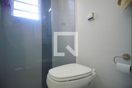 Banheiro Corredor de apartamento à venda com 1 quarto, 43m² em Vila Ipiranga, Porto Alegre