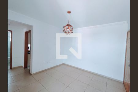 Sala de apartamento para alugar com 2 quartos, 55m² em Olinda, Contagem