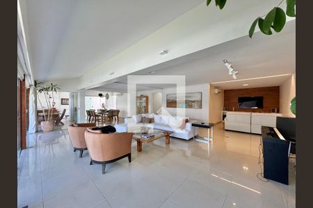 Sala de casa de condomínio à venda com 6 quartos, 430m² em Barra da Tijuca, Rio de Janeiro