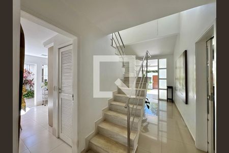 Sala de casa de condomínio à venda com 6 quartos, 430m² em Barra da Tijuca, Rio de Janeiro