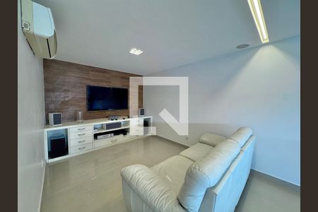 Sala de casa de condomínio à venda com 6 quartos, 430m² em Barra da Tijuca, Rio de Janeiro