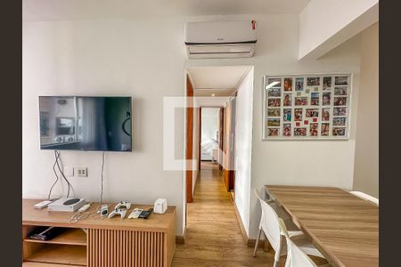 Corredor de apartamento à venda com 2 quartos, 60m² em Laranjeiras, Rio de Janeiro