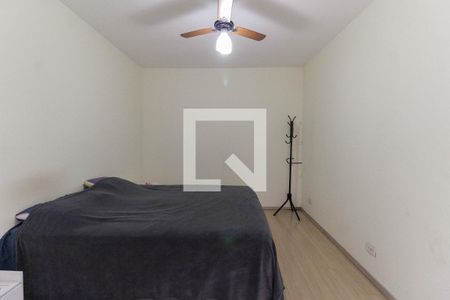 Suíte de casa à venda com 4 quartos, 228m² em Vila Regina, São Paulo