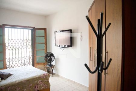 Quarto Suíte de casa à venda com 4 quartos, 236m² em Vila Lucinda, Santo André