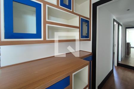 Corredor - Quartos de apartamento para alugar com 3 quartos, 89m² em Vila Progresso, Campinas