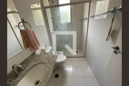 Banheiro da Suíte 1 de casa de condomínio para alugar com 3 quartos, 300m² em Jardim Barbacena, Cotia