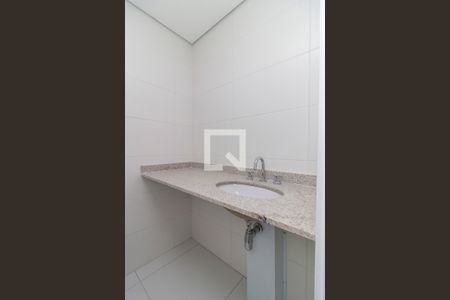 Banheiro de kitnet/studio para alugar com 1 quarto, 31m² em Jardim das Acacias, São Paulo