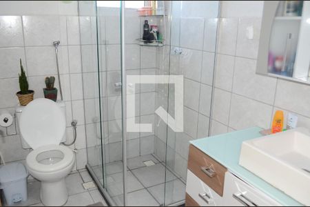 Banheiro de apartamento para alugar com 2 quartos, 50m² em Vista do Sol, Belo Horizonte