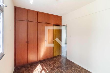 Quarto 1 de apartamento para alugar com 2 quartos, 59m² em Santa Terezinha, Belo Horizonte