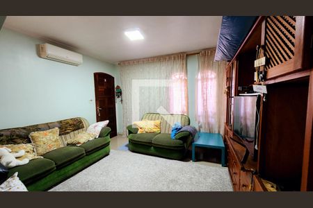 Sala de casa à venda com 4 quartos, 250m² em Vila Galvão, Jundiaí