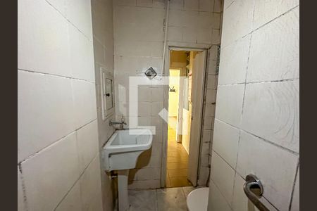 Banheiro de kitnet/studio para alugar com 1 quarto, 20m² em Flamengo, Rio de Janeiro