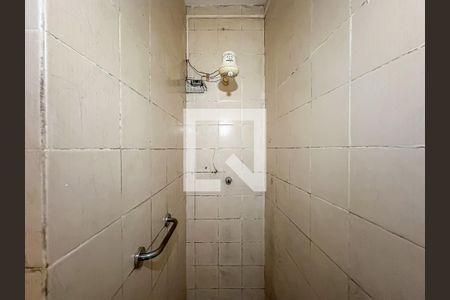 Banheiro de kitnet/studio para alugar com 1 quarto, 20m² em Flamengo, Rio de Janeiro