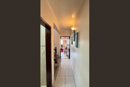 Corredor de casa à venda com 4 quartos, 128m² em Vila Lilica, Santo André