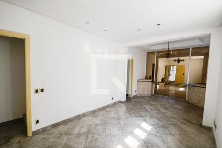 Sala de casa à venda com 5 quartos, 160m² em Vila Isabel, Rio de Janeiro