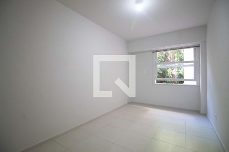 Sala de kitnet/studio para alugar com 1 quarto, 29m² em Copacabana, Rio de Janeiro