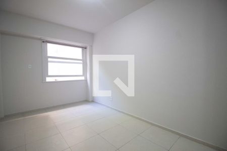 Sala de kitnet/studio para alugar com 1 quarto, 29m² em Copacabana, Rio de Janeiro