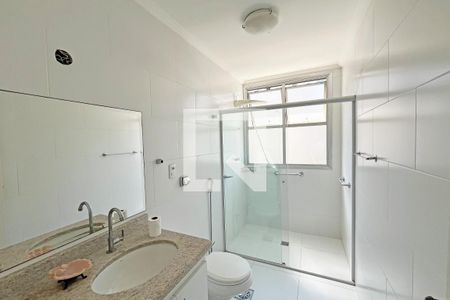 Banheiro de apartamento para alugar com 1 quarto, 57m² em Embaré, Santos