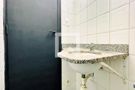 Lavabo de casa de condomínio para alugar com 3 quartos, 94m² em Portal dos Gramados, Guarulhos