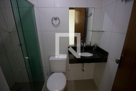 Banheiro de apartamento para alugar com 2 quartos, 45m² em Colônia Agrícola Samambaia, Brasília