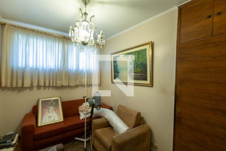 Sala de TV de casa à venda com 3 quartos, 400m² em Jardim Hípico, São Paulo