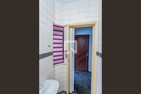 Lavabo de casa para alugar com 3 quartos, 90m² em Jardim Marisa, São Paulo