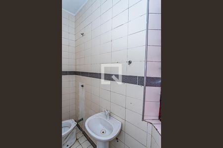 Lavabo de casa para alugar com 3 quartos, 90m² em Jardim Marisa, São Paulo